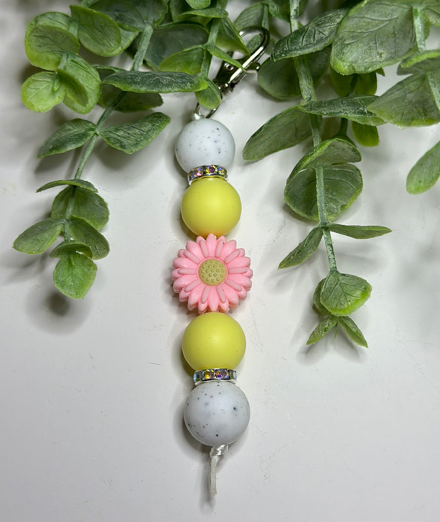 Spring Time Daisy Keychain